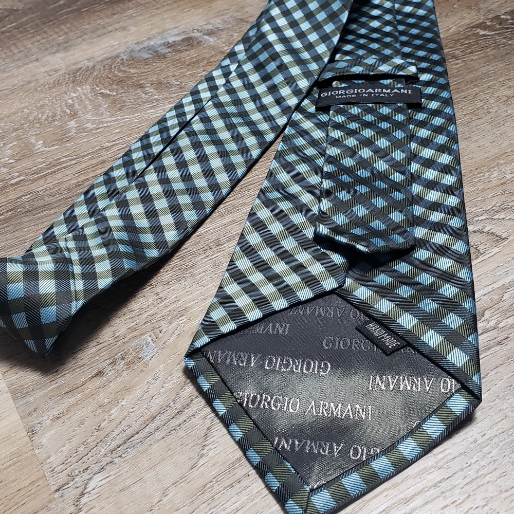 Giorgio Armani - Picture 5 of 6